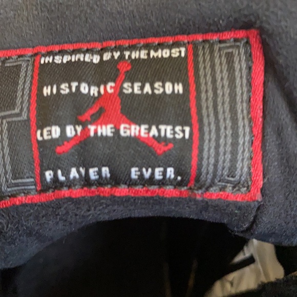 AIR Jordan RETRO 11 - youth size 5.5. Black with black patent leather. - Picture 7 of 11